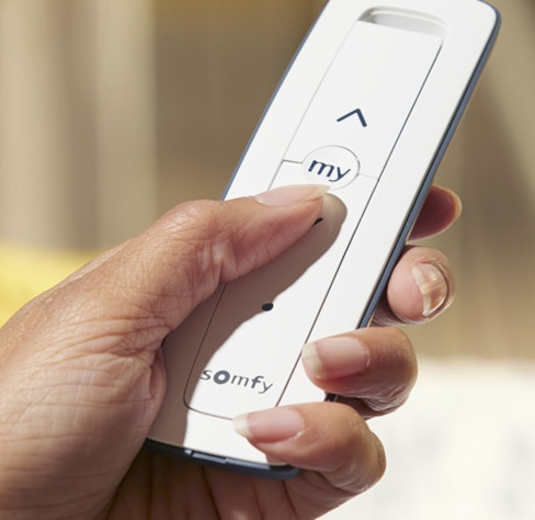 Remote Controls & Sensors for Optimum Comfort | Somfy SG